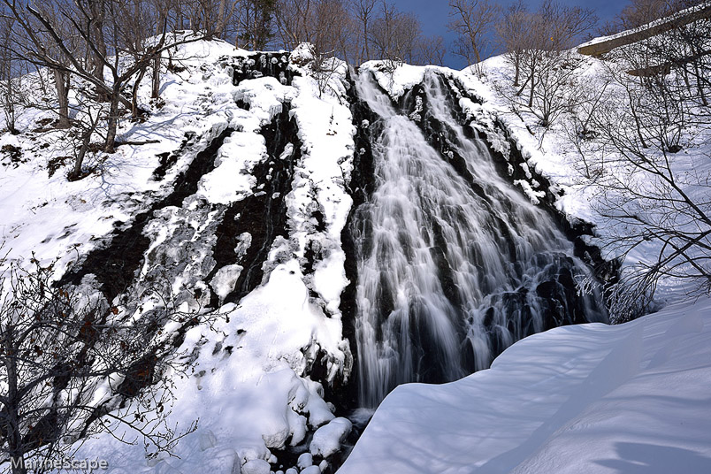 59　オシンコシンの滝　雪のオシンコシンの滝